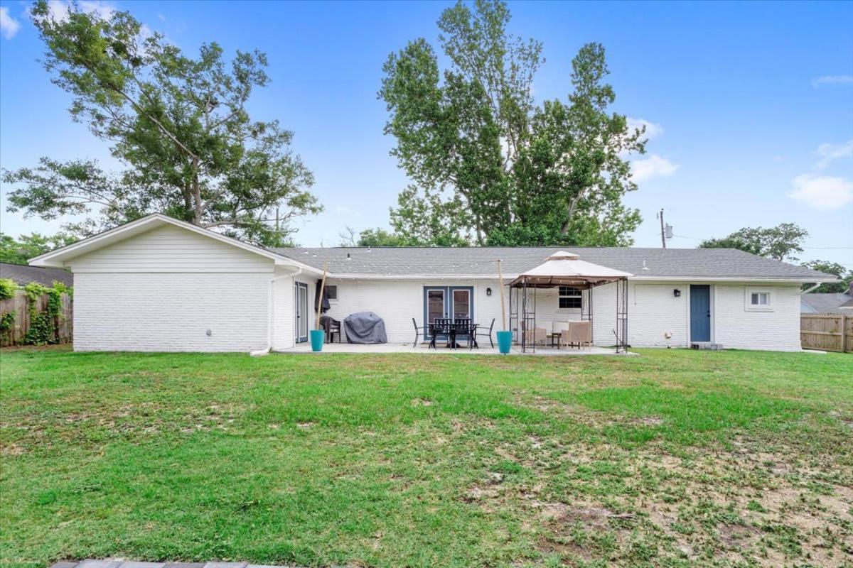 Ranch Home Gem 5Br Home Sleeps 12 With Game Room Gulfport Eksteriør billede