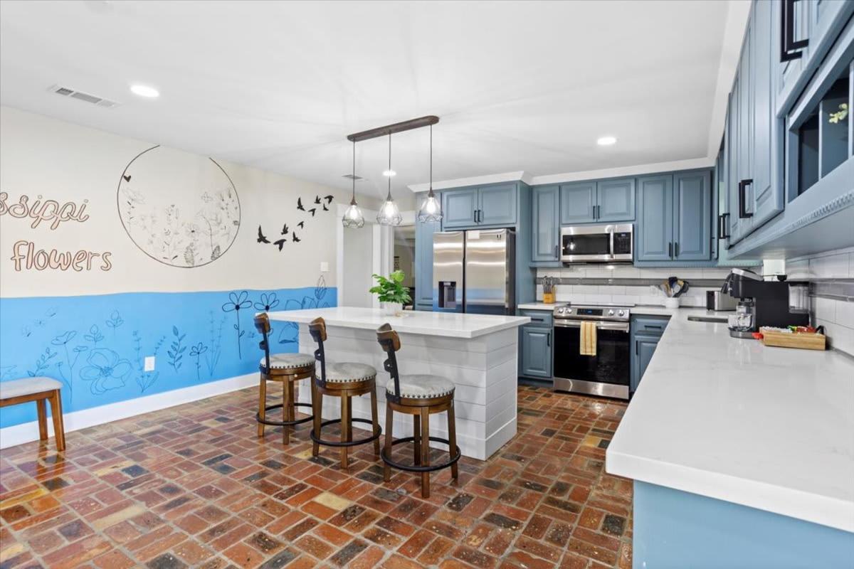 Ranch Home Gem 5Br Home Sleeps 12 With Game Room Gulfport Eksteriør billede
