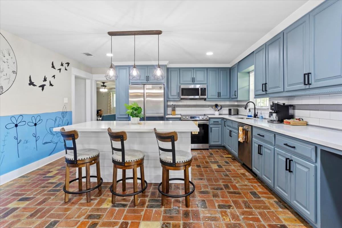 Ranch Home Gem 5Br Home Sleeps 12 With Game Room Gulfport Eksteriør billede